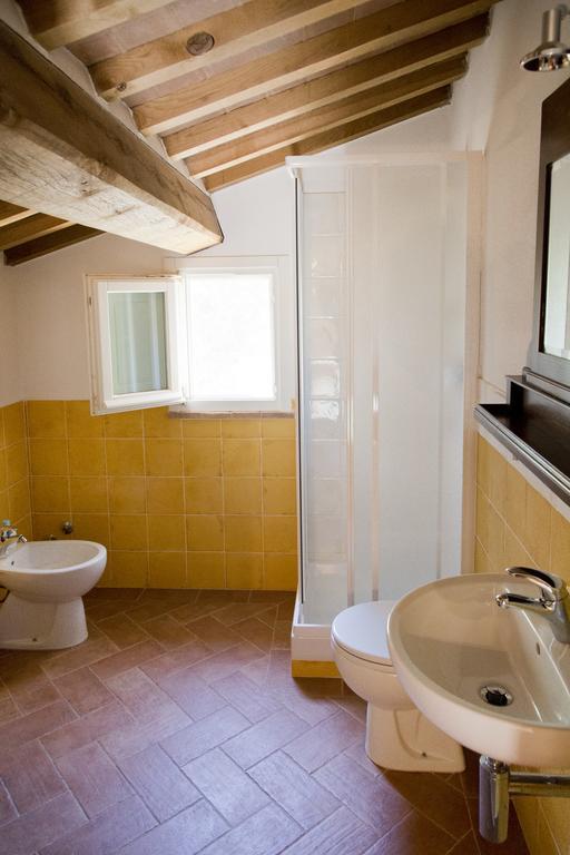 Agriturismo L'Isola Crespina Chambre photo